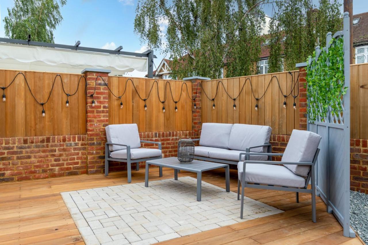 Guestready - Unique Home Near Wimbledon With Gorgeous Deck And Parking 런던 외부 사진
