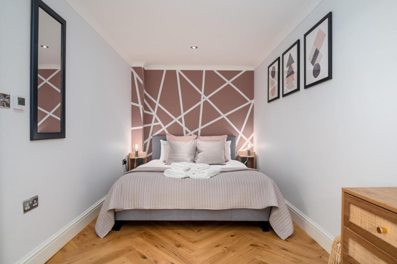 Guestready - Unique Home Near Wimbledon With Gorgeous Deck And Parking 런던 외부 사진